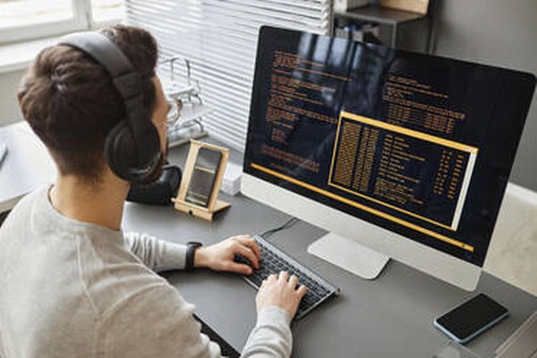 Guide to Deploying LLMs From Anthropic Software Engineer - Flow Card Image